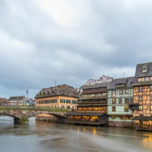 Hôtel Clapclap Strasbourg - aperçu: maisons traditionnelles à colombages de la petite france